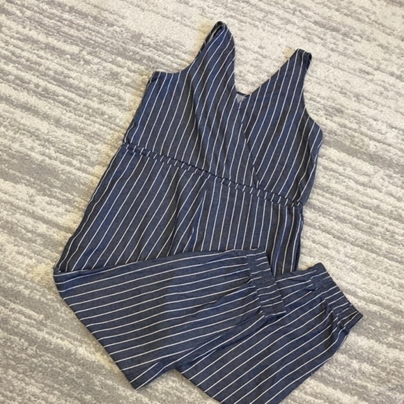 Anthropologie Drew
Jumpsuit Jogger denim size L stripped pattern sleeveless - Picture 9 of 9